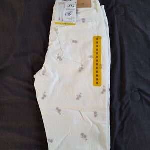 Seven7 White Straight Leg Jeans Distressed Style